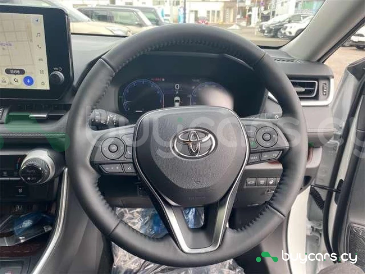 Toyota RAV4 Белый