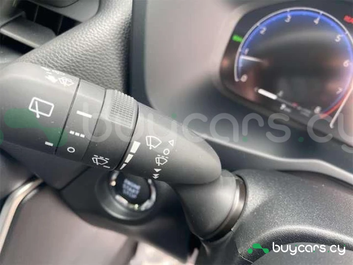 Toyota RAV4 Белый