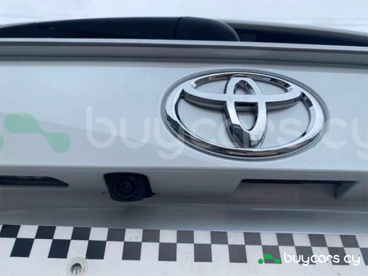 Toyota RAV4 Белый