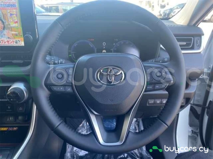 Toyota RAV4 Белый