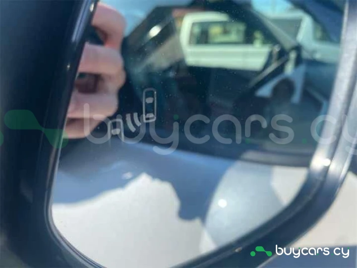 Toyota RAV4 Белый