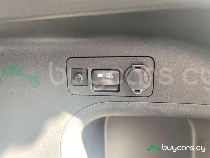 Toyota RAV4 Белый