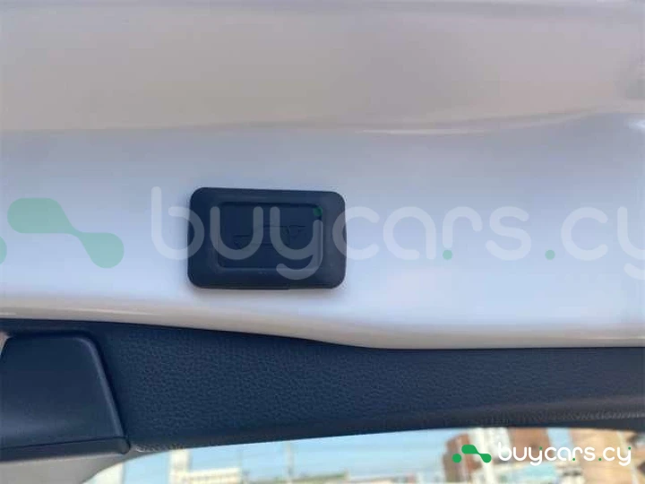 Toyota RAV4 Белый