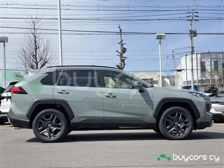 Toyota RAV4 Зеленый