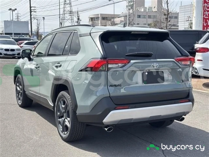 Toyota RAV4 Зеленый