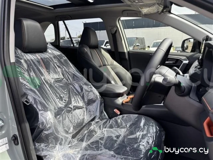 Toyota RAV4 Зеленый