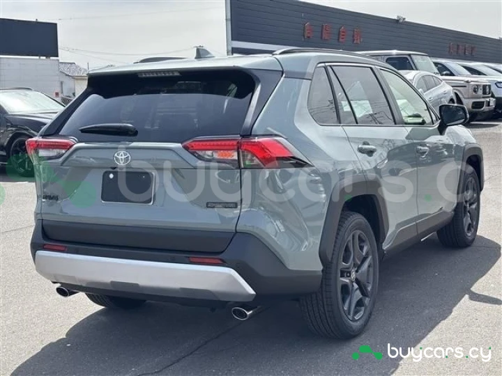 Toyota RAV4 Зеленый