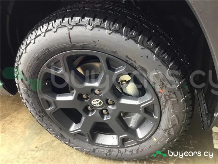 Toyota RAV4 Черный