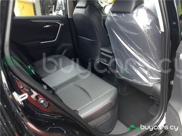 Toyota RAV4 Черный