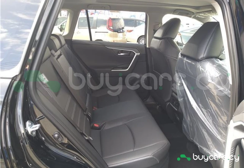 Toyota RAV4 Черный