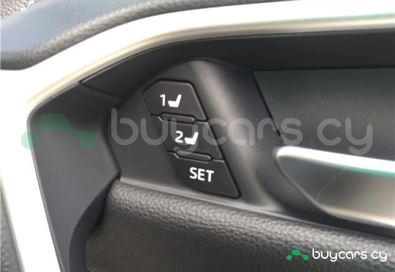 Toyota RAV4 Черный