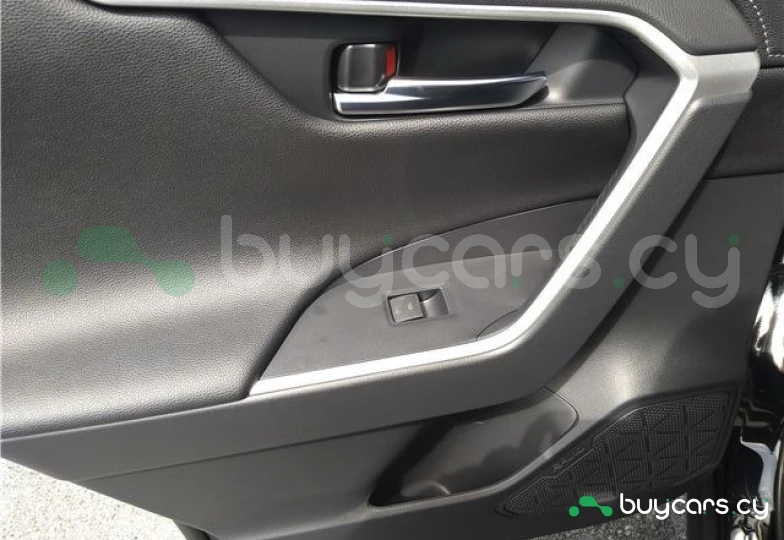 Toyota RAV4 Черный