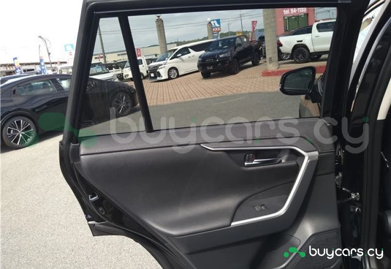 Toyota RAV4 Черный