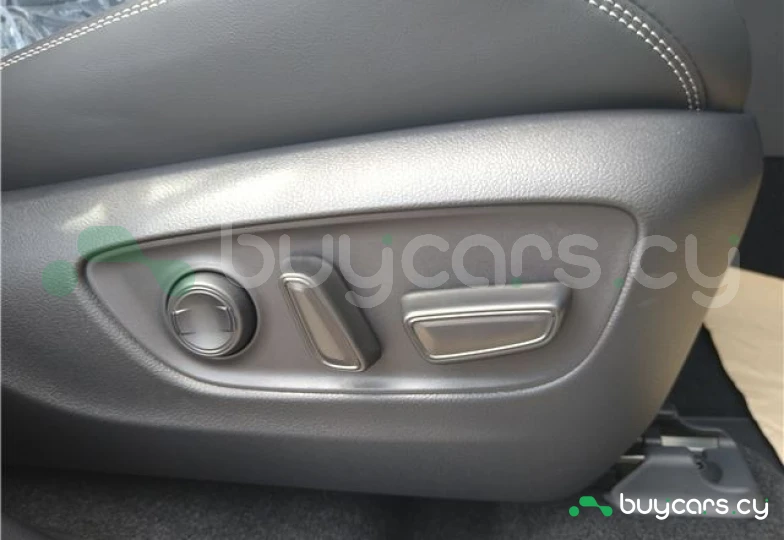 Toyota RAV4 Черный