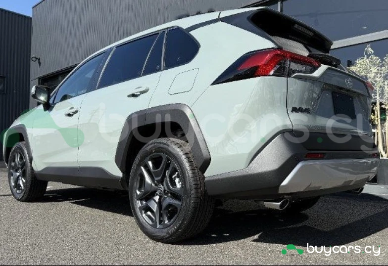 Toyota RAV4 Зеленый