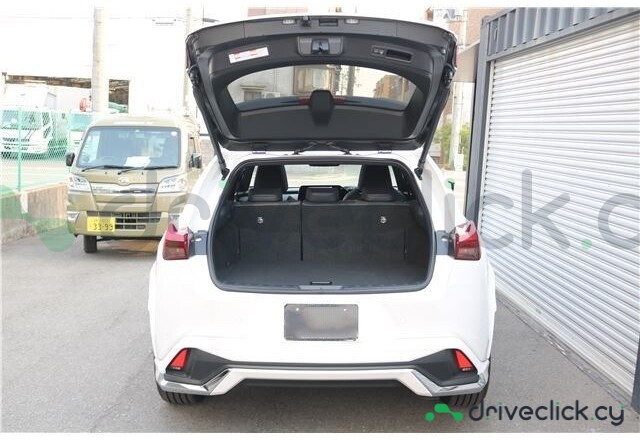 Lexus UX White