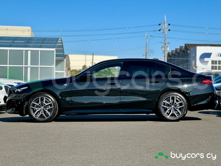 BMW 5 series Черный