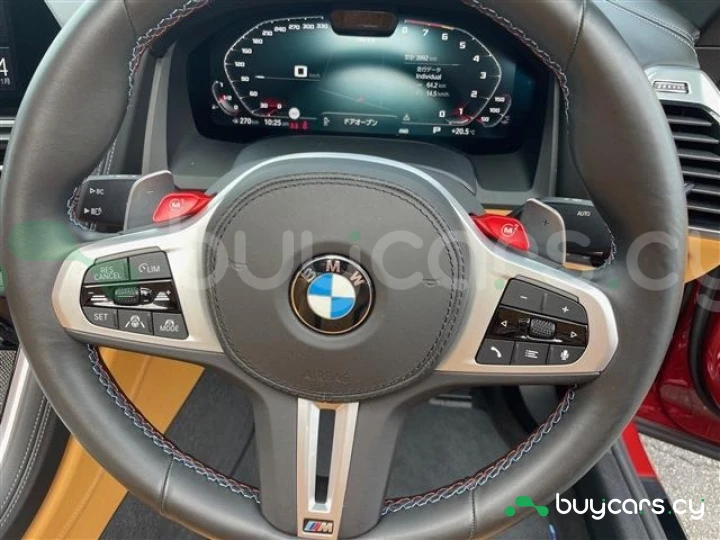 BMW M8 Красный