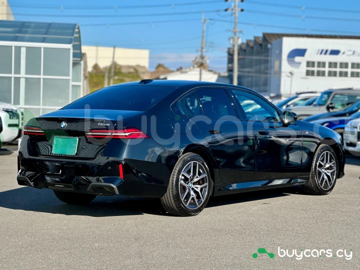 BMW 5 series Черный