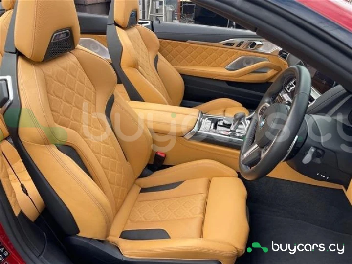BMW M8 Красный