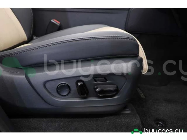 Lexus GX Бежевый