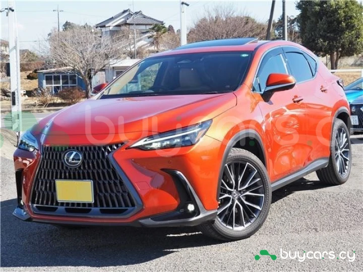 Lexus NX Красный