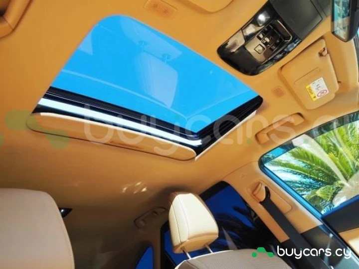 Lexus NX Красный