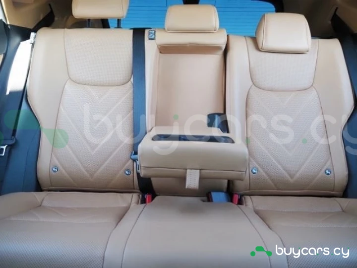 Lexus NX Красный