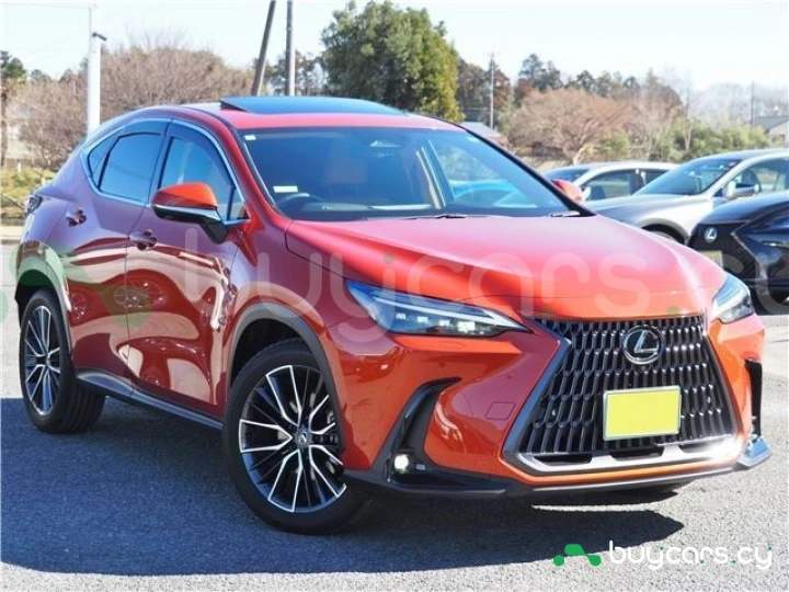 Lexus NX Красный