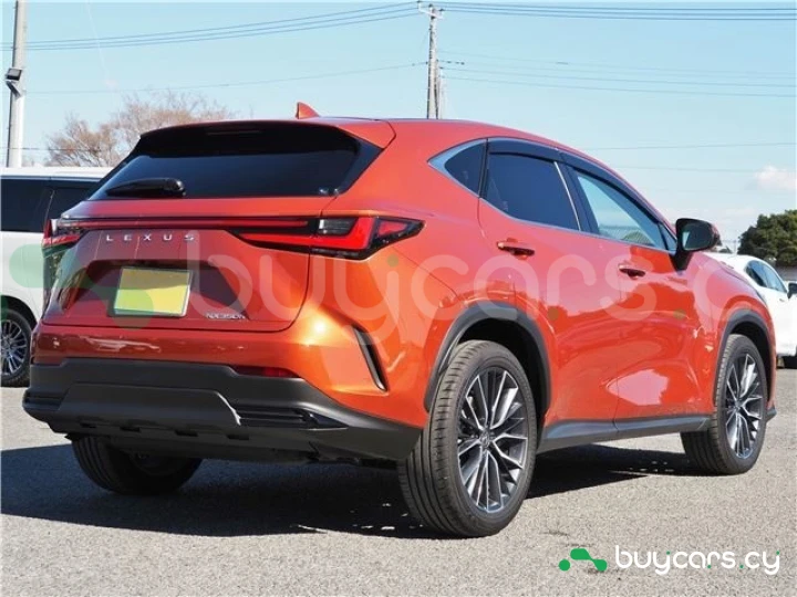 Lexus NX Красный