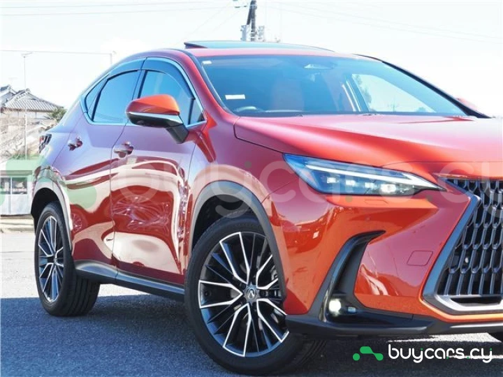 Lexus NX Красный
