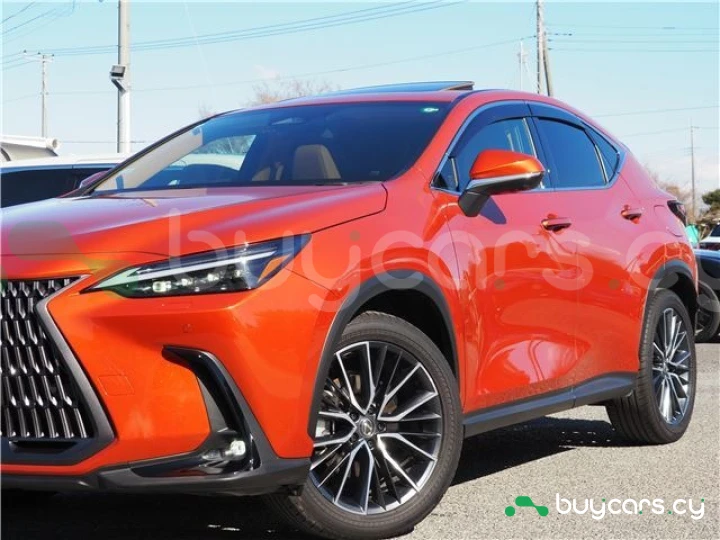 Lexus NX Красный