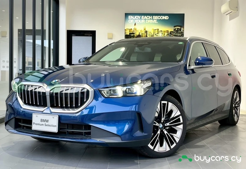 BMW 5 series Blue