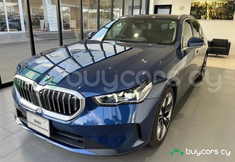 BMW 5 series Blue