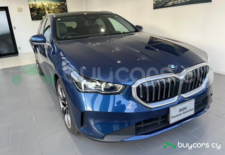 BMW 5 series Blue