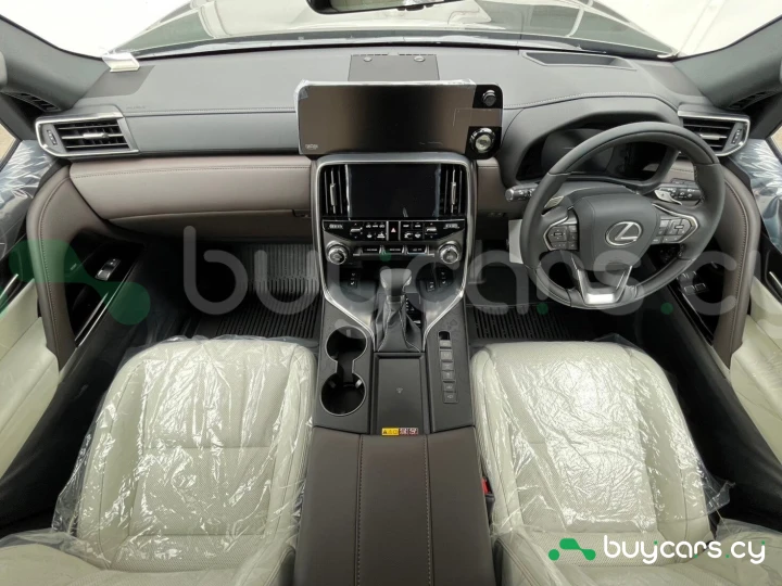 Lexus LX Зеленый