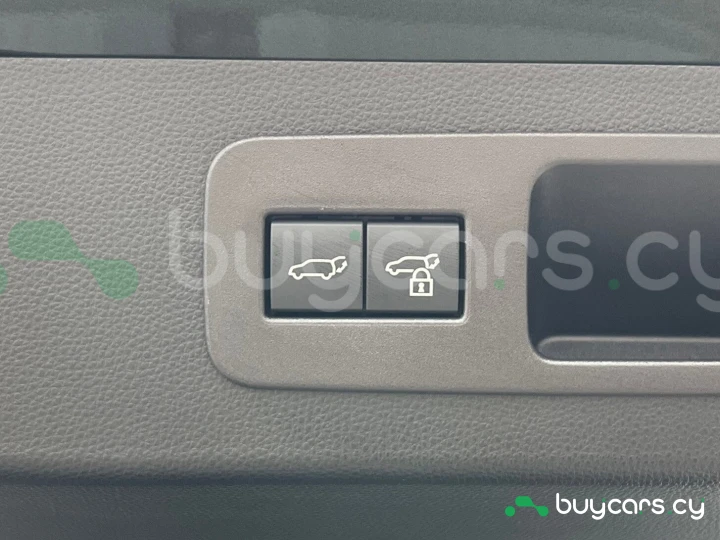 Lexus LX Зеленый