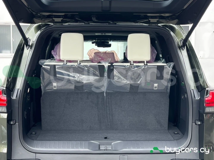 Lexus LX Зеленый