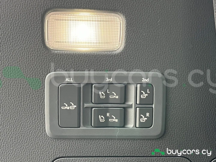 Lexus LX Зеленый