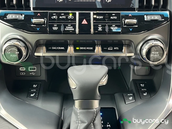 Lexus LX Зеленый