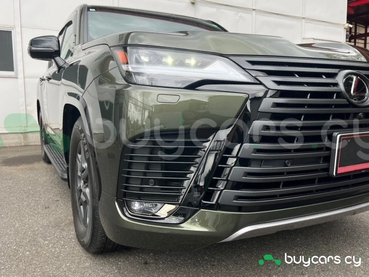 Lexus LX Зеленый