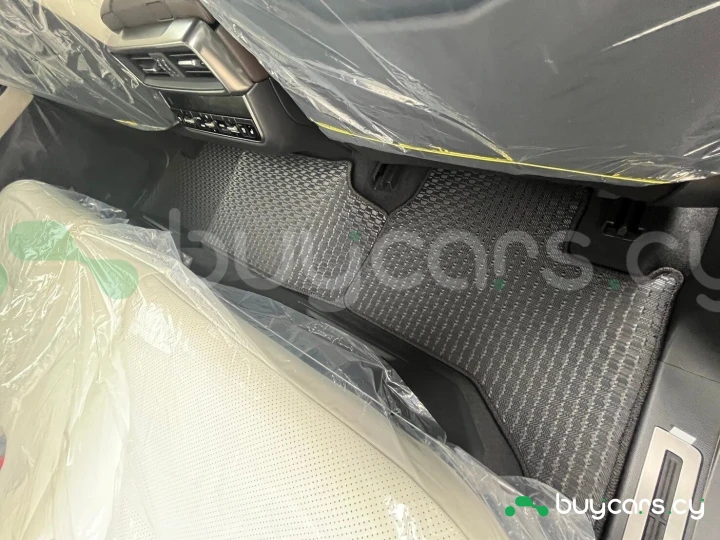 Lexus LX Зеленый