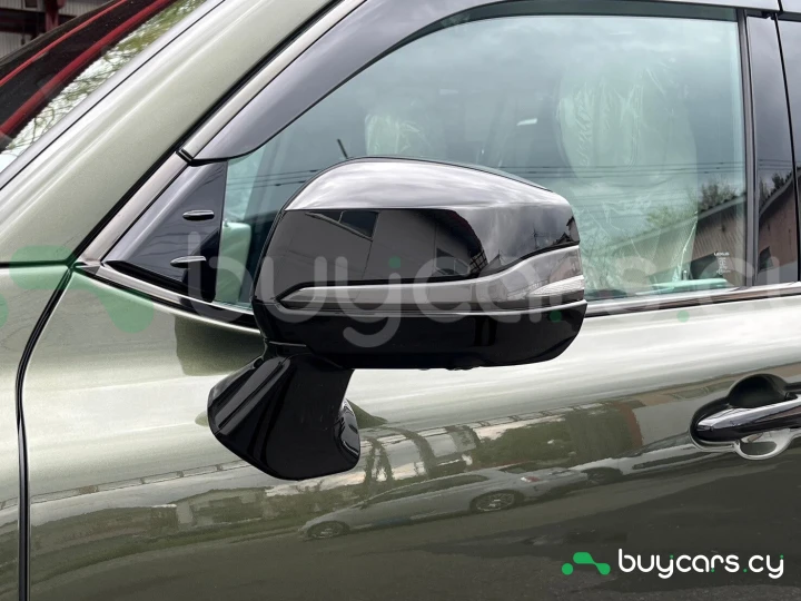 Lexus LX Зеленый