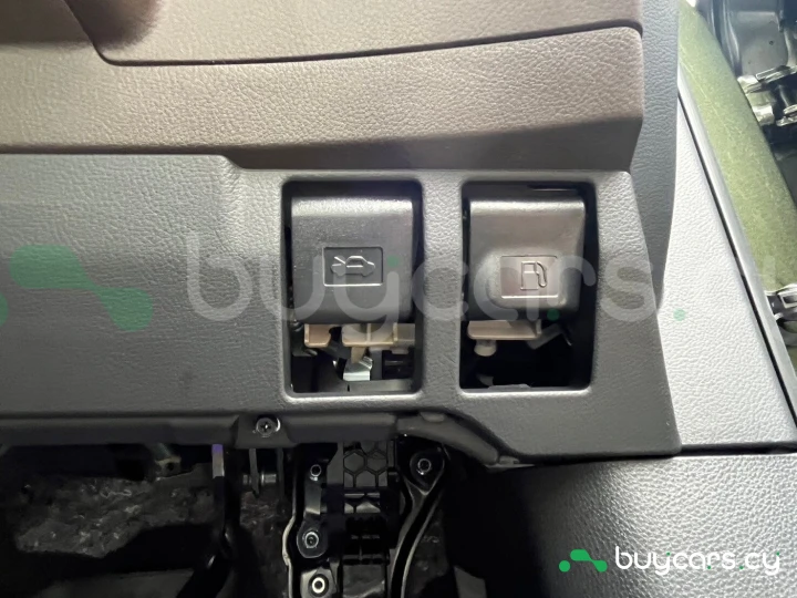 Lexus LX Зеленый