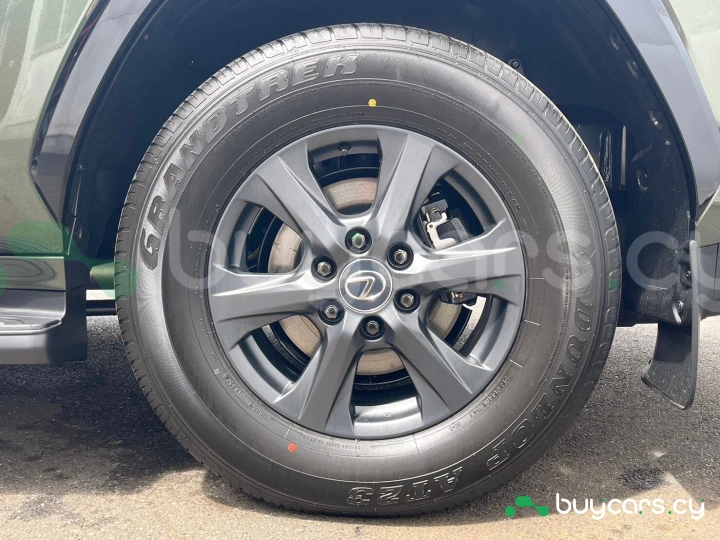 Lexus LX Зеленый