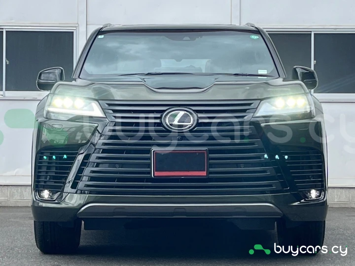 Lexus LX Зеленый