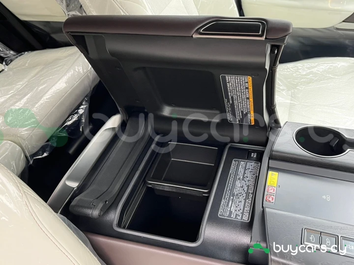 Lexus LX Зеленый