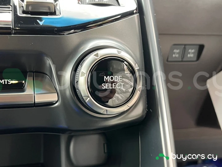 Lexus LX Зеленый