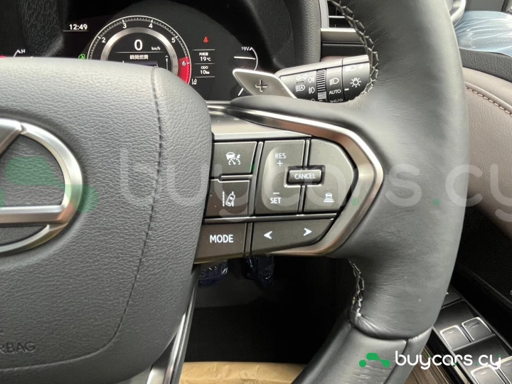 Lexus LX Зеленый