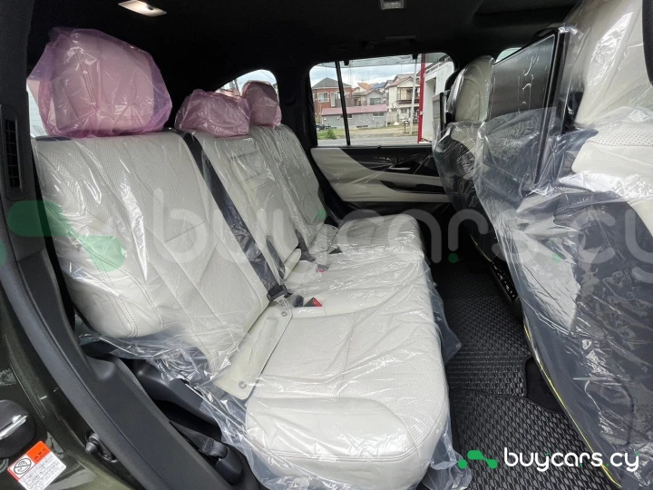 Lexus LX Зеленый